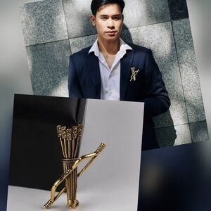 New Archer’s Quiver Bow And Arrow Goldtone Lapel Pin Brooch